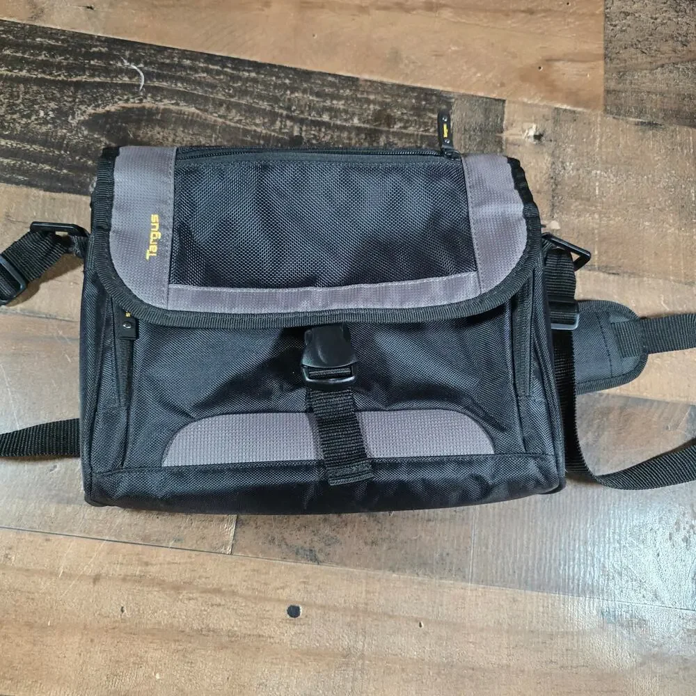 Targus TSM148-50 CityGear Mini Messenger Travel Bag Tablet Ipad Notebook Case
